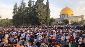 "120" ألف مصلٍ يؤدون صلاة العيد في المسجد الأقصى