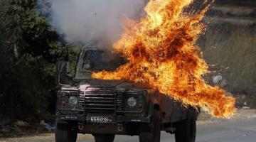 الزجاجات الحارقة تشعل جيبات الاحتلال بمواجهات في أنحاء الضفّة