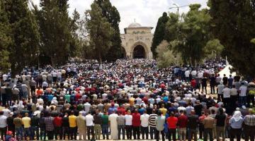 40 ألف مصل يؤدون صلاة الجمعة في الأقصى