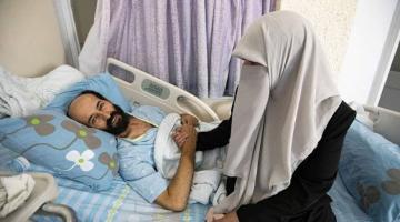 زوجة الأسير الأخرس: لن ينجحوا بالالتفاف على إضرابه