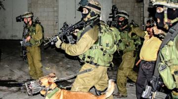 العدو يشن حملة اعتقالات ومداهمات كبيرة بالضفة