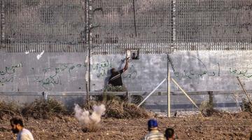 والدة الجندي شموئيلي: لقد أخلوا ابني من حدود غزة كالحيوان