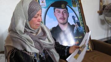 مرارة الفراق وقسوة السجان تقتل بهجة العيد لأسر الشهداء والأسرى