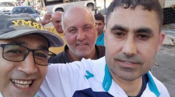 الأسير هزاع من قلقيلية يتنسم الحرية بعد 20 عامًا في الأسر