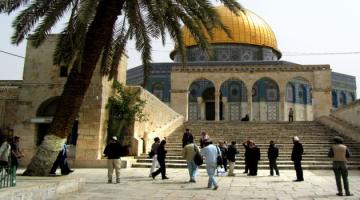 مستوطنون يقتحمون المسجد الاقصى المبارك
