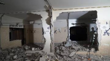 الاحتلال يجبر مقدسياً على هدم منزله 