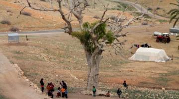 مستوطنون ينصبون خياما في بؤرة جديدة بالأغوار
