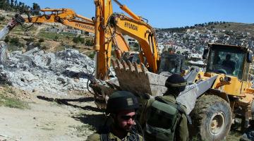 الاحتلال يخطر بهدم جزء من مقبرة شرق يطا بالخليل