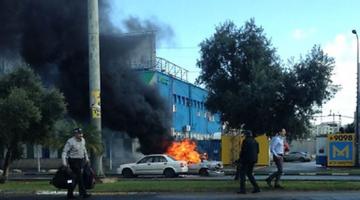 إصابتان بتفجير سيارة أمام مجمع تجاري باسدود