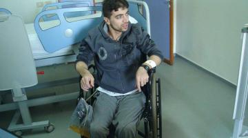 الأسير المقعد معتز عبيدو يواصل إضرابه لليوم الـ 14 على التوالي