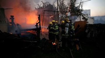 "طائرة حارقة" تتسبب بخسائر فادحة بمستودع زراعي للمستوطنين