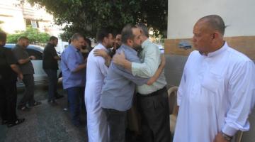 صور.. سرايا القدس تزور عوائل ثلة من شهدائها لتهنئتهم بالعيد بغزة