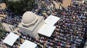 ربع مليون مصلّ يؤدون الجمعة في الاقصى