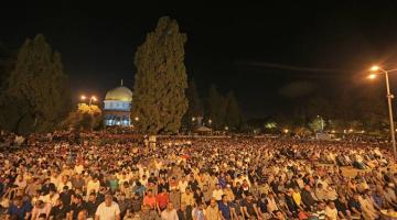 350 ألفاً يحيون ليلة القدر في رحاب الأقصى
