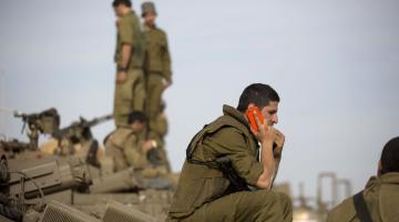 جيش الاحتلال يحظر على ضباطه استخدام هواتف غير آيفون