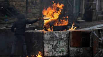 إصابات بالاختناق خلال مواجهات مع الاحتلال بالخليل