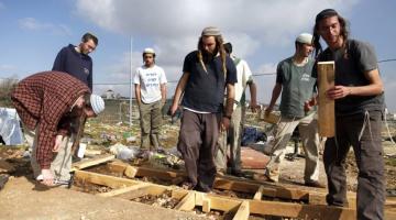 مستوطنون يستولون على 3 دونمات وبئر مياه شرق بيت لحم