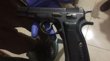  الاحتلال يزعم ضبط أسلحة خلال مداهمات الضفة