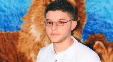 الأسير "حمزة عارف" يأبي الخنوع بنبض عصي على الانكسار