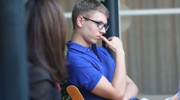 شرطة العدو تحقق مع نجل نتنياهو بالقضية 1000