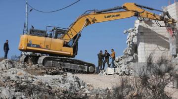 الاحتلال يخطر بهدم منزل في الخليل ومصلى جنوب بيت لحم