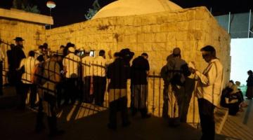 مستوطنون يقتحمون "قبر يوسف" شرق نابلس