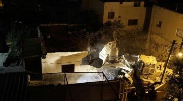 العدو يهدم منزل أحد منفذي عملية "كفر قاسم" بجنين