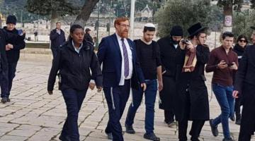 عشرات المستوطنين يقتحمون الأقصى المبارك