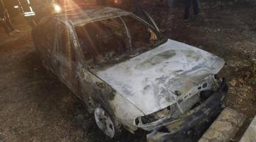 مستوطنون يهاجمون منازل ويحرقون مركبات جنوب نابلس