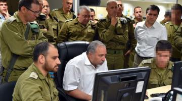 خلاف بين "ليبرمان" وقادة المنظومة الأمنية حول عقوبات غزة