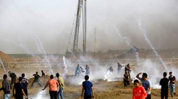 4 إصابات جراء إطلاق الاحتلال قنابل الغاز شرق رفح