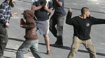 مستوطنون يحطمون عدد من مركبات وبيوت المواطنين شمال سلفيت