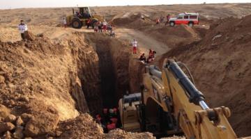 طواقم الإنقاذ تستأنف البحث عن مفقودين بنفق السرايا شرق خانيونس