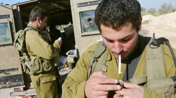 جيش الاحتلال يحظر بيع السجائر داخل القواعد العسكرية