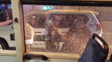 رشق حافلة صهيونية بالحجارة قرب أم الفحم