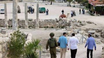 مستوطنون يقتحمون المنطقة الأثرية في سبسطية