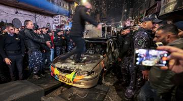 الجهاد: تصدي شباب رام الله للمغتصبين وحرق مركبتهم عمل وطني شجاع