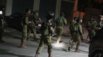 الاحتلال يشن حملة مداهمات واعتقالات بالضفة