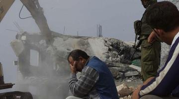 جرافات الاحتلال تهدم منزلًا جنوب الأقصى