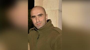 الأسير العويوي ينتصر على سجانه ويعلق إضرابه عن الطعام