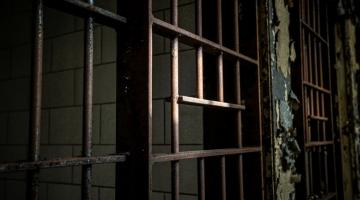 نقل الأسير المضرب عن الطعام اسماعيل علي الى عزل "ايلا"