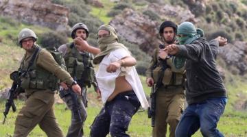 مستوطنون يعتدون على مواطن بكفر قاسم ويهشمون مركبته