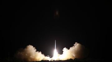 العدو يطلق قمرين صناعيين إلى الفضاء