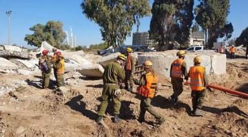 مناورة تحاكي سقوط صاروخ شديد الانفجار على الكنيست الصهيوني