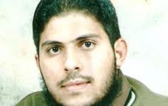منع والد الأسير أحمد القدرة من زيارته
