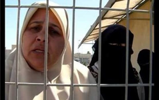 والدة أسير تتعرض للإذلال أثناء توجهها لزيارة نجلها