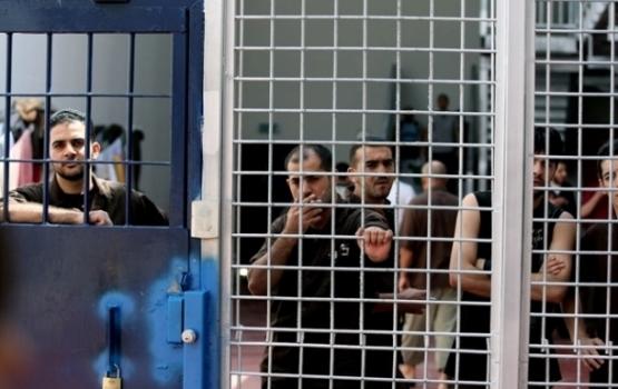 أربعة أسرى من الداخل المحتل يدخلون عامهم الـ 29 بالأسر