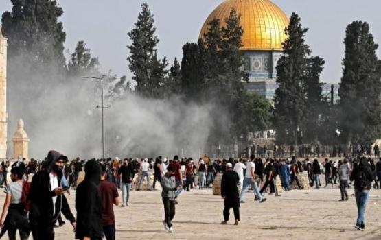المرابطون يُفشلون اقتحام الاحتلال لباحات الأقصى