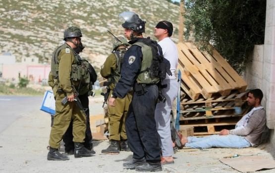 الاحتلال يعتقل شابين من رام الله