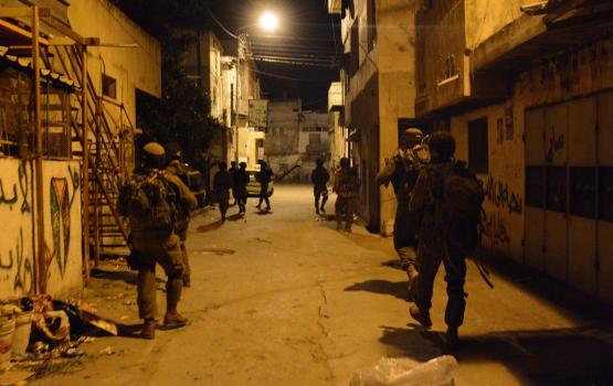 الاحتلال يعتقل 15 مواطناً في الضفة المحتلة 